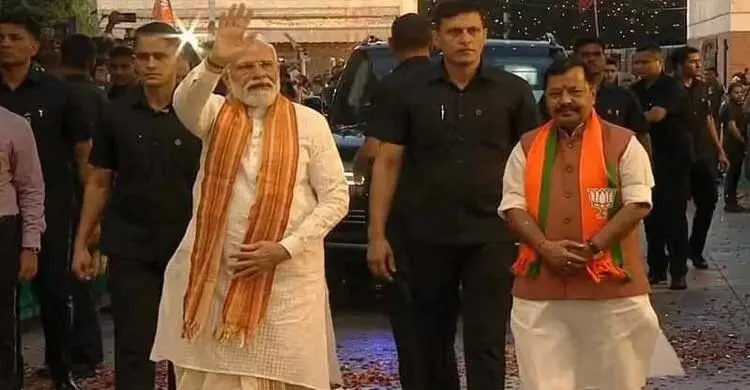 ভারতের পশ্চিমবঙ্গে নির্বাচন: ধুতি-পাঞ্জাবি পরে ‘বাঙালিবাবু’ সেজে হাজির নরেন্দ্র মোদী
