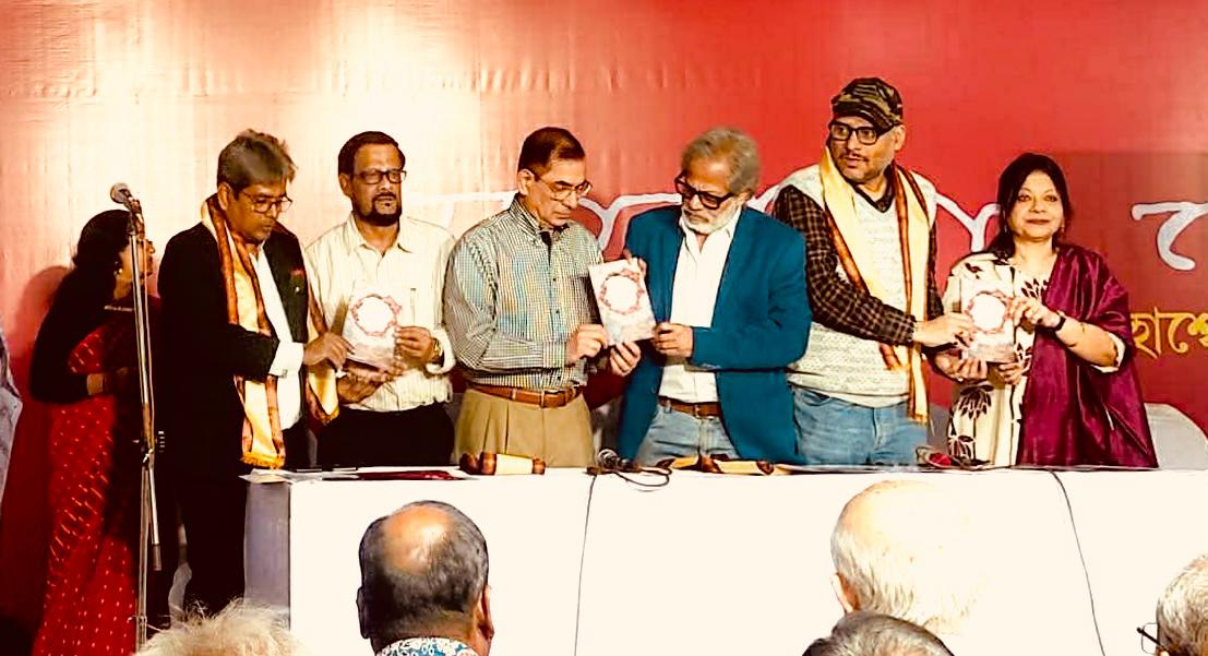 কলকাতা আন্তর্জাতিক বইমেলায় ধনঞ্জয় সাহার নতুন গ্রন্থ ‘পাঁচ দশকের পাঁয়তারা’র মোড়ক উন্মোচন