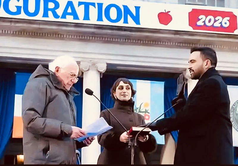 তিনটি কোরআন ছুঁয়ে শপথ—প্রতীক, ইতিহাস ও বহুত্ববাদের ঘোষণা: বিতর্কের ঊর্ধ্বে উঠে নিউইয়র্কের প্রথম মুসলিম মেয়র জোহরান মামদানির ঐতিহাসিক শপথ