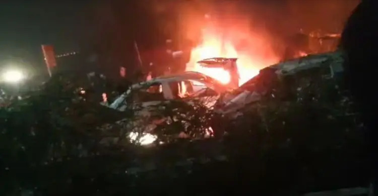 দিল্লির ঐতিহাসিক লালকেল্লার কাছে বিস্ফোরণ: নিহতের সংখ্যা বেড়ে ১৩