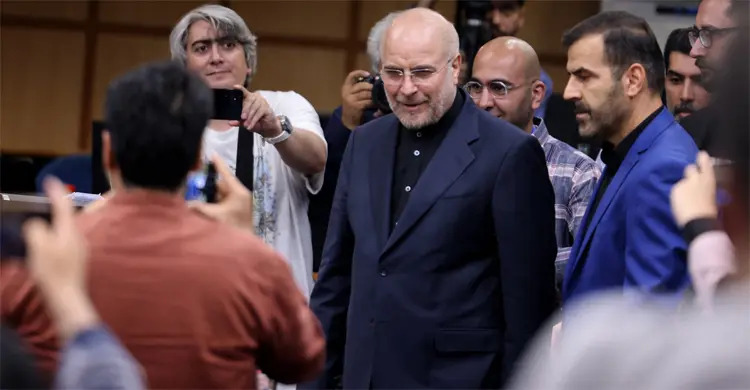 ইরানের বন্দরগুলোতে যুক্তরাষ্ট্রের অবরোধ অব্যাহত থাকলে হরমুজ প্রণালি বন্ধ থাকবে: বাঘের গালিবাফ