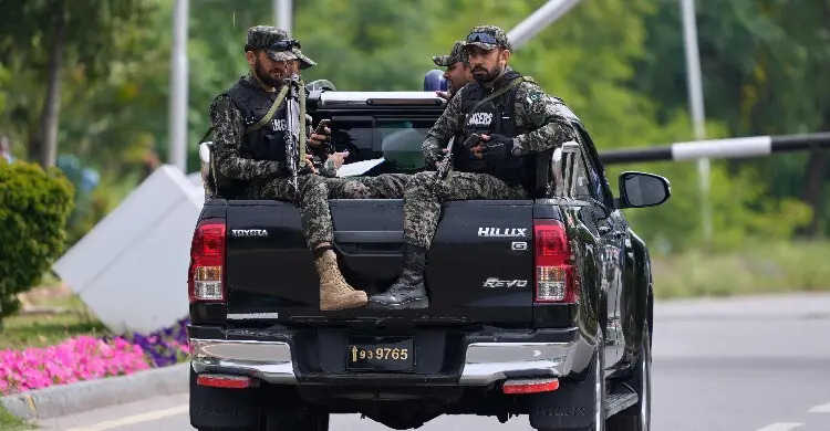 যুক্তরাষ্ট্র-ইরান আলোচনা ঘিরে পাকিস্তানে নিরাপত্তা জোরদার