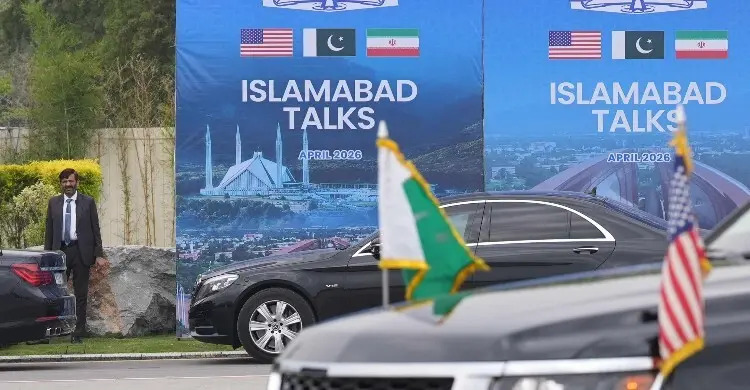 সমঝোতা হয়নি হয়নি প্রথম দিন— দ্বিতীয় দিনে গড়াচ্ছে শান্তি আলোচনা