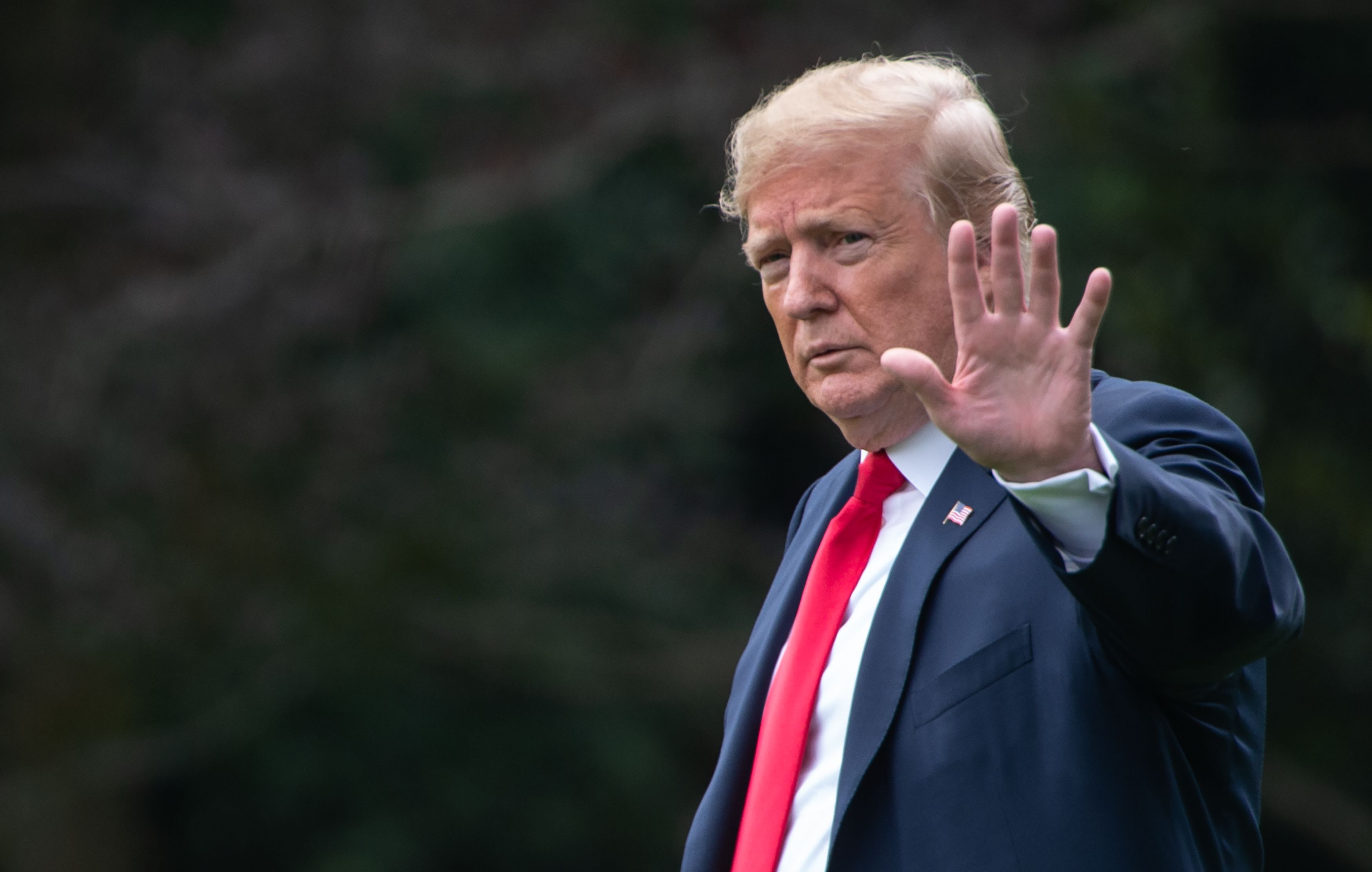 আমেরিকা ভ্রমণে আরও পাঁচ দেশের ওপর ডোনাল্ড ট্রাম্পের নিষেধাজ্ঞা