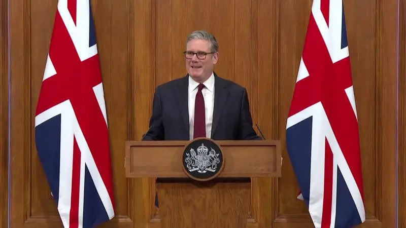 মধ্যপ্রাচ্যের যুদ্ধ যেন পুতিনের জন্য আশীর্বাদ না হয়ে দাঁড়ায়:ব্রিটিশ প্রধানমন্ত্রী কিয়ের স্টারমার