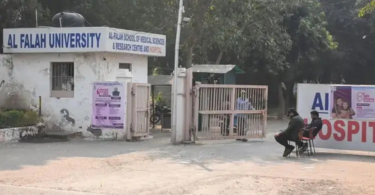 দিল্লি বিস্ফোরণের পর কাশ্মীরের হাসপাতালগুলোতে তল্লাশি: আতঙ্কে চিকিৎসকরা