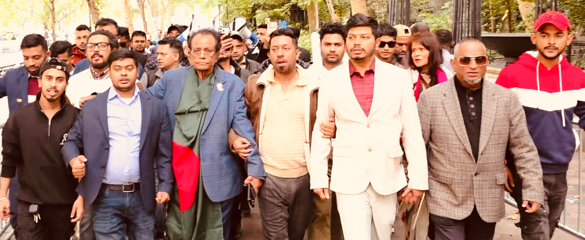 জাতিসংঘ সদর দপ্তরের সামনে যুক্তরাষ্ট্র আওয়ামী লীগের বিক্ষোভ: আওয়ামী লীগের রাজনৈতিক অধিকার পুনর্বহাল, শেখ হাসিনার প্রত্যাবর্তন ও নতুন নির্বাচনের দাবি