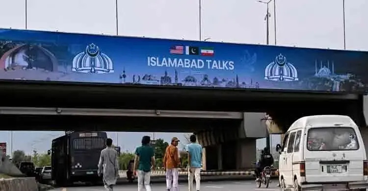 যুক্তরাষ্ট্রের নৌ-অবরোধ সরাতে পাকিস্তানের দৌড়ঝাঁপ—আলোচনায় বসার ইঙ্গিত ইরানের