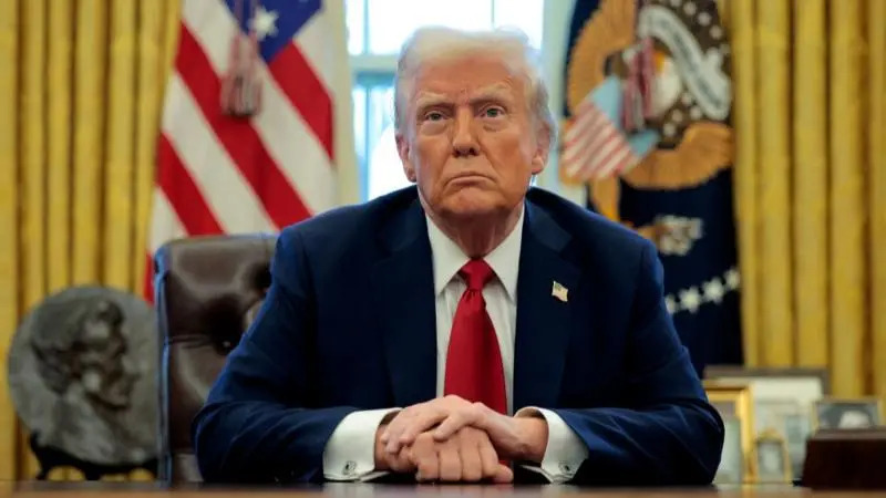 অনুষ্ঠানস্থলে গুলির শব্দ, কেমন আছেন ডোনাল্ড ট্রাম্প?