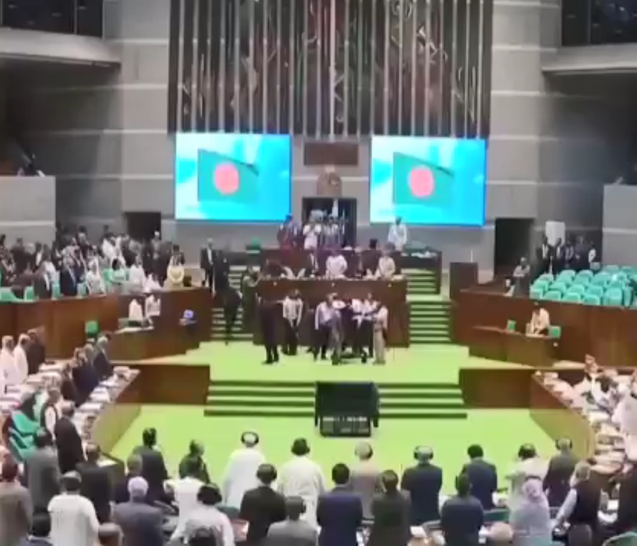 জাতীয় সংগীতের প্রতি অবমাননা: সংসদে ঘটে যাওয়া ঘটনায় রাষ্ট্র কি নীরব থাকবে?