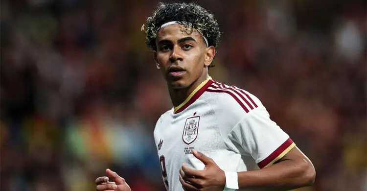 স্টেডিয়ামে ইসলাম বিদ্বেষী স্লোগানের ঘটনায় ক্ষুব্ধ লামিনে ইয়ামাল