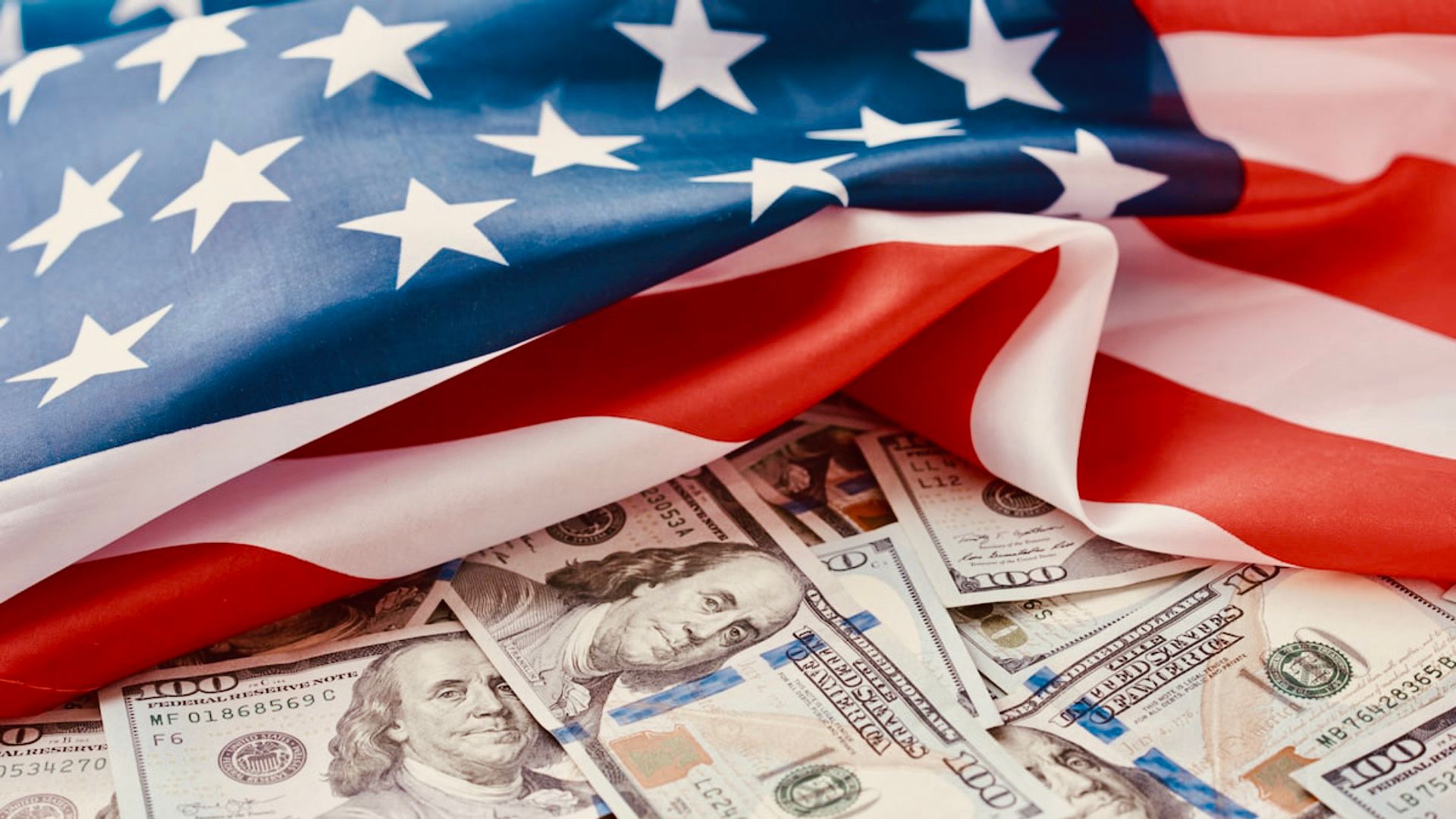 যুক্তরাষ্ট্র থেকে রেমিট্যান্সে ১% ফেডারেল ট্যাক্স কার্যকর, নগদ ও মানি অর্ডারে বাড়তি চাপ, ডিজিটাল ট্রান্সফারে ছাড়