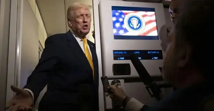 হরমুজ প্রণালী পুরোপুরি যুক্তরাষ্ট্রের নিয়ন্ত্রণে: ডোনাল্ড ট্রাম্প