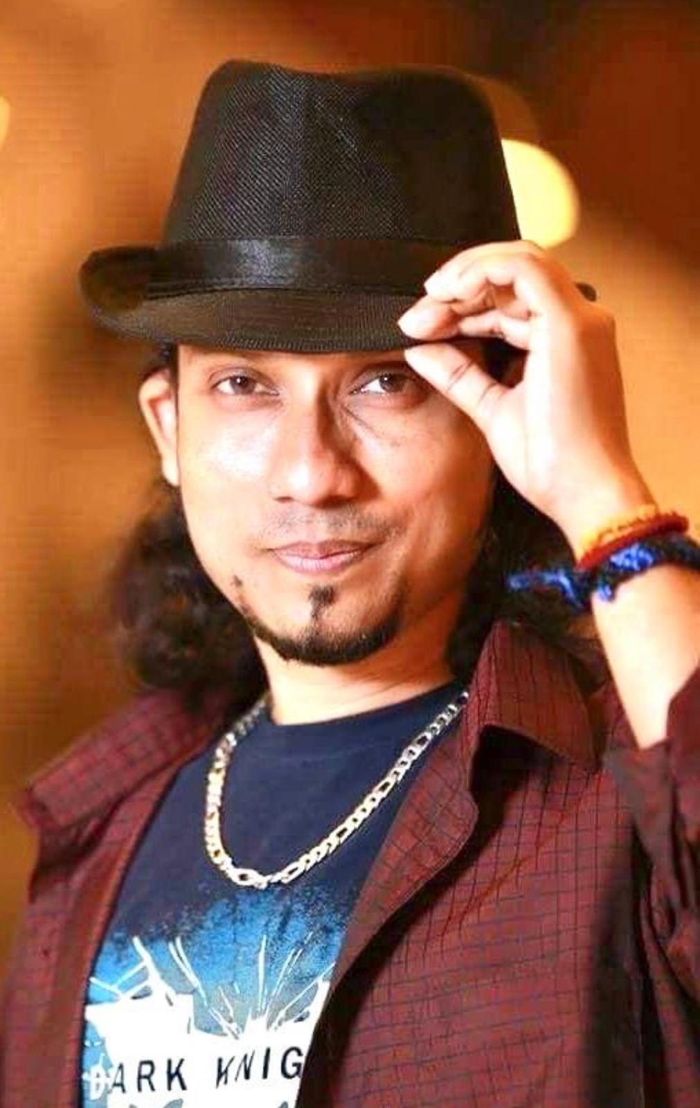 আজ নন্দিত কণ্ঠশিল্পী রাজীব ভট্টাচার্য্যের শুভ জন্মদিন