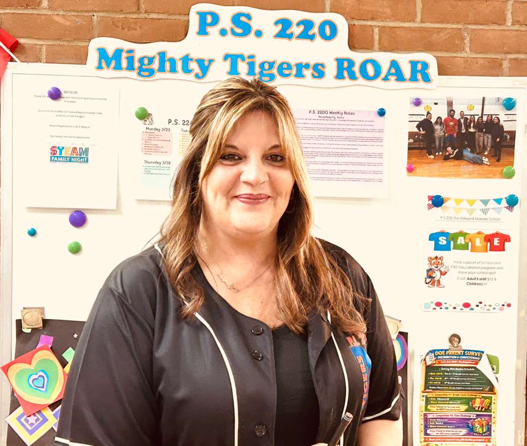 কুইন্সের P.S. 220Q–এ জমকালো STEM শোকেস: শিক্ষার্থীদের উদ্ভাবনী প্রতিভায় মুগ্ধ অভিভাবকরা, প্রশংসায় ভাসলেন প্রধান শিক্ষক জোসেট পিজারো: বিজ্ঞান, সৃজনশীলতা ও নেতৃত্ব বিকাশে অনন্য উদ্যোগ—এক নতুন উচ্চতায় পৌঁছাল Edward Mandel School