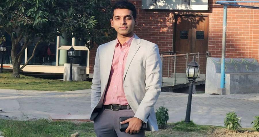 বাংলাদেশের কুমিল্লায় সনাতনী  কাস্টমস কর্মকর্তা বুলেট বৈরাগীর মরদেহ উদ্ধার: ময়নাতদন্ত শেষে টুঙ্গিপাড়ায় শেষকৃত্য সম্পন্ন