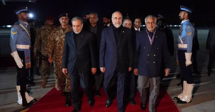 পাকিস্তান ছাড়লেন ইরানের প্রতিনিধিরা: কূটনীতি চালু থাকার আশাবাদ