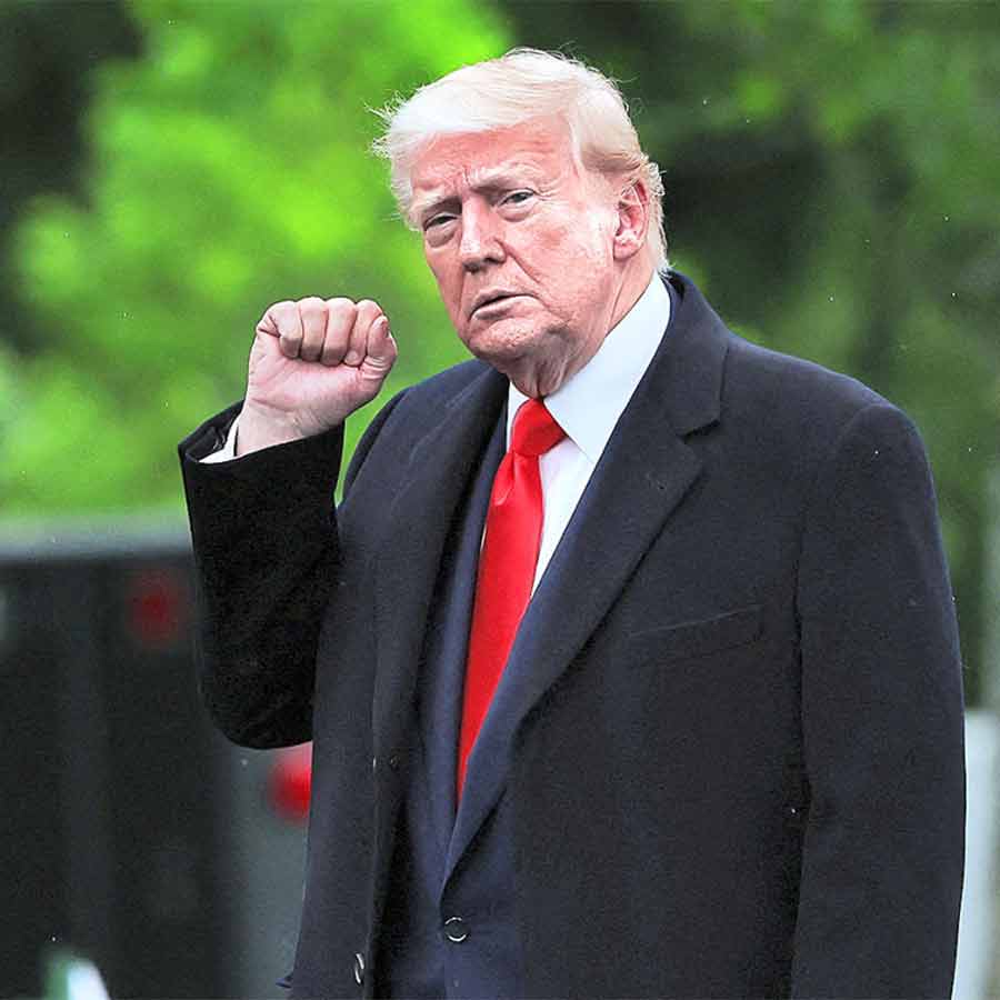 ইরানে ক্ষেপণাস্ত্র ও সাইবার হামলার কথা ভাবছে আমেরিকা