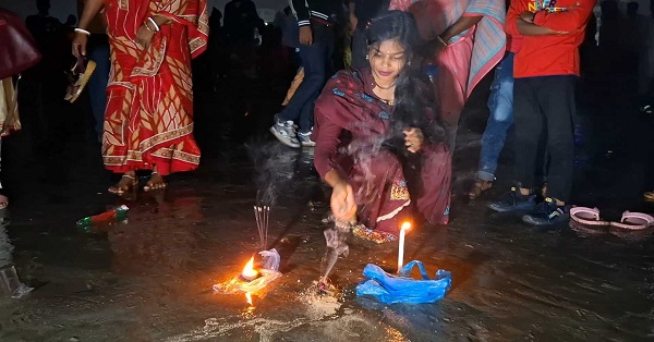 কুয়াকাটায় রাস উৎসব: পূণ্যার্থীদের লাখো ভিড়ে মুখর সমুদ্র সৈকত