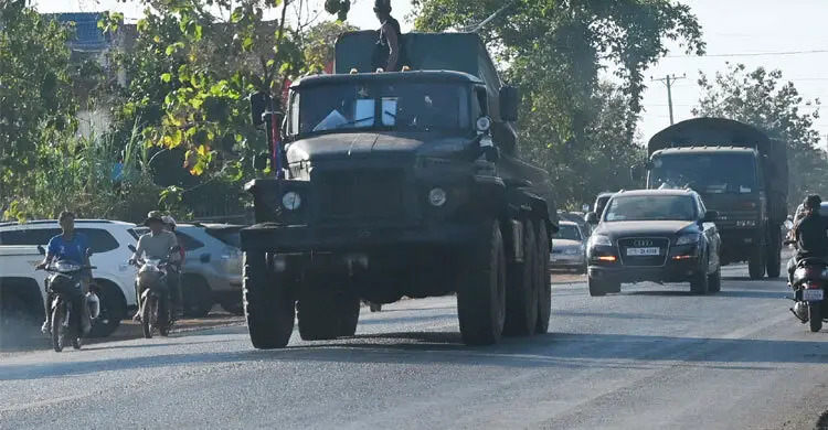 কম্বোডিয়ায় অব্যাহত বোমা হামলা চালাচ্ছে থাইল্যান্ড